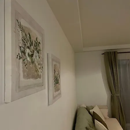 Апартаменты The Meadows Hideaway