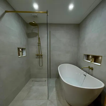 Апартаменты The Meadows Hideaway Дулин