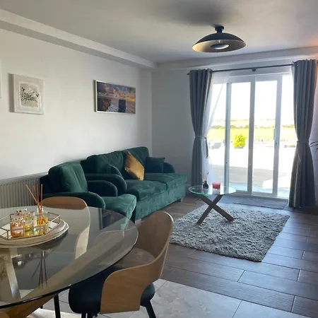 The Meadows Hideaway *